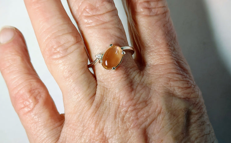 Odyssey Sunstone Cabochon Ring-Continuum Silver