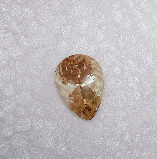 Gemstone-Oregon Sunstone Gem-Peach Champagne-Pear Shape 18 x 13mm-10.9 carats