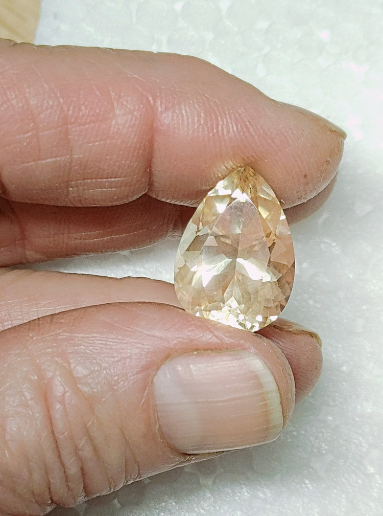Gemstone-Oregon Sunstone Gem-Peach Champagne-Pear Shape 18 x 13mm-10.9 carats