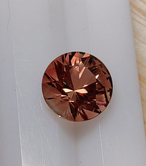 Gemstone Oregon Sunstone Gem Medium Peach Round 10mm 3 62 Carats