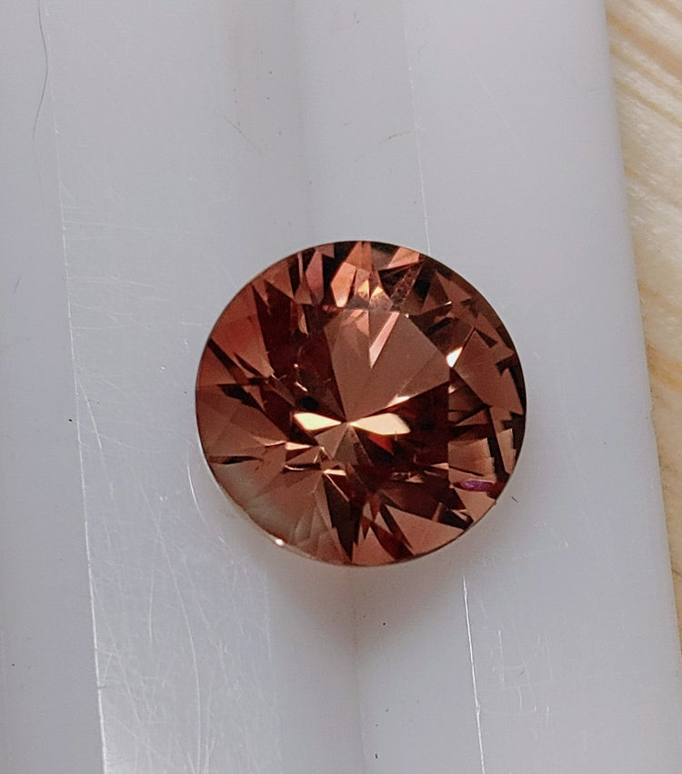 Gemstone Oregon Sunstone Gem Medium Peach Round 10mm 3 62 Carats