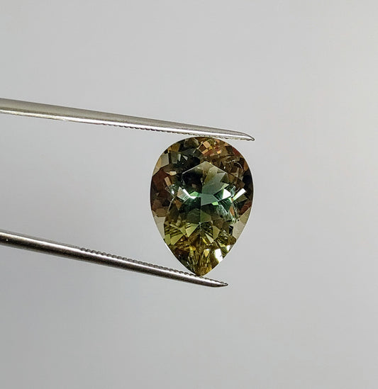 Gemstone Oregon Sunstone Green Pear 7 90 carat 16x12mm