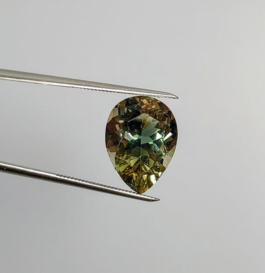 Gemstone Oregon Sunstone Green Pear 7 90 carat 16x12mm