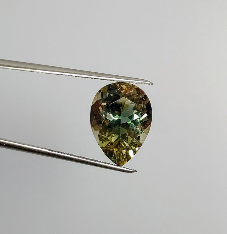 Gemstone Oregon Sunstone Green Pear 7 90 carat 16x12mm