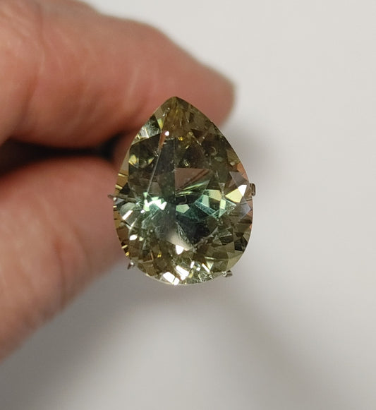 Gemstone-Oregon Sunstone-Green Pear-7.90 carat-16x12mm