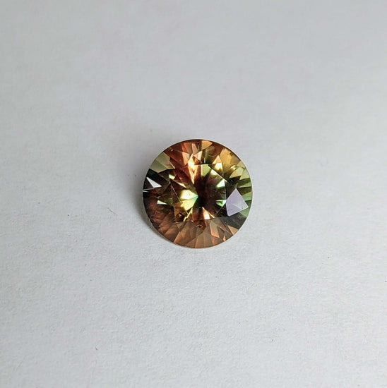 Oregon Sunstone BiColor Green oand Peach color Gemstone