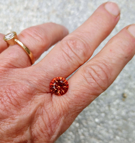 Gemstone Oregon Sunstone Vivid Orange 3 17 carats 10 0mm