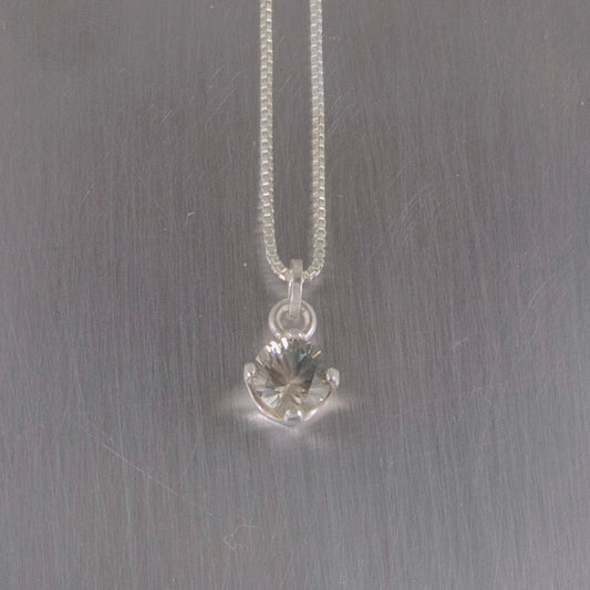Silver Sunstone Solitaire Necklace with chain.