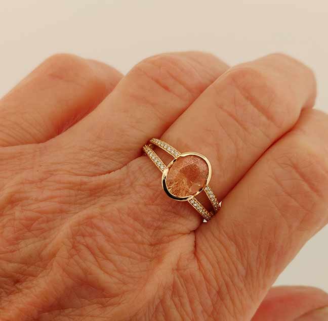 ELEGANT PEACH RING
