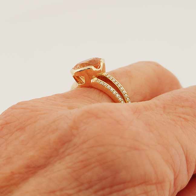 ELEGANT PEACH RING