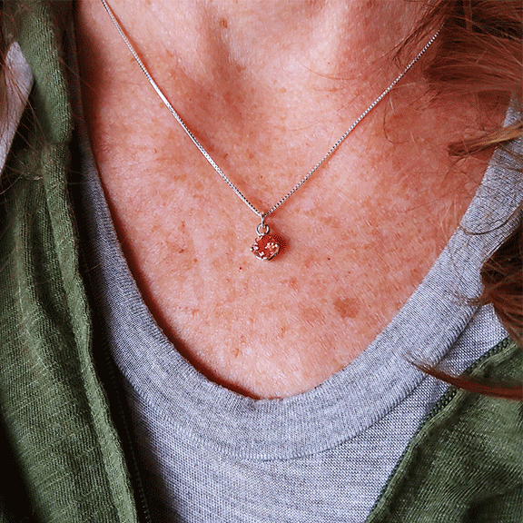 Silver Sunstone Solitaire Necklace with chain.