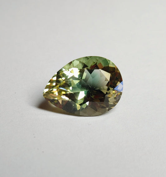 Gemstone-Oregon Sunstone-Green Pear-7.90 carat-16x12mm