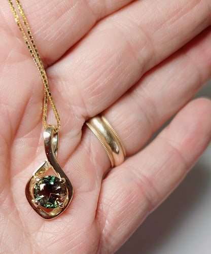 "Infinity Necklace" Yellow Gold, Green Sunstone