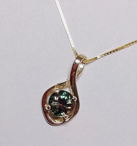 "Infinity Necklace" Yellow Gold, Green Sunstone