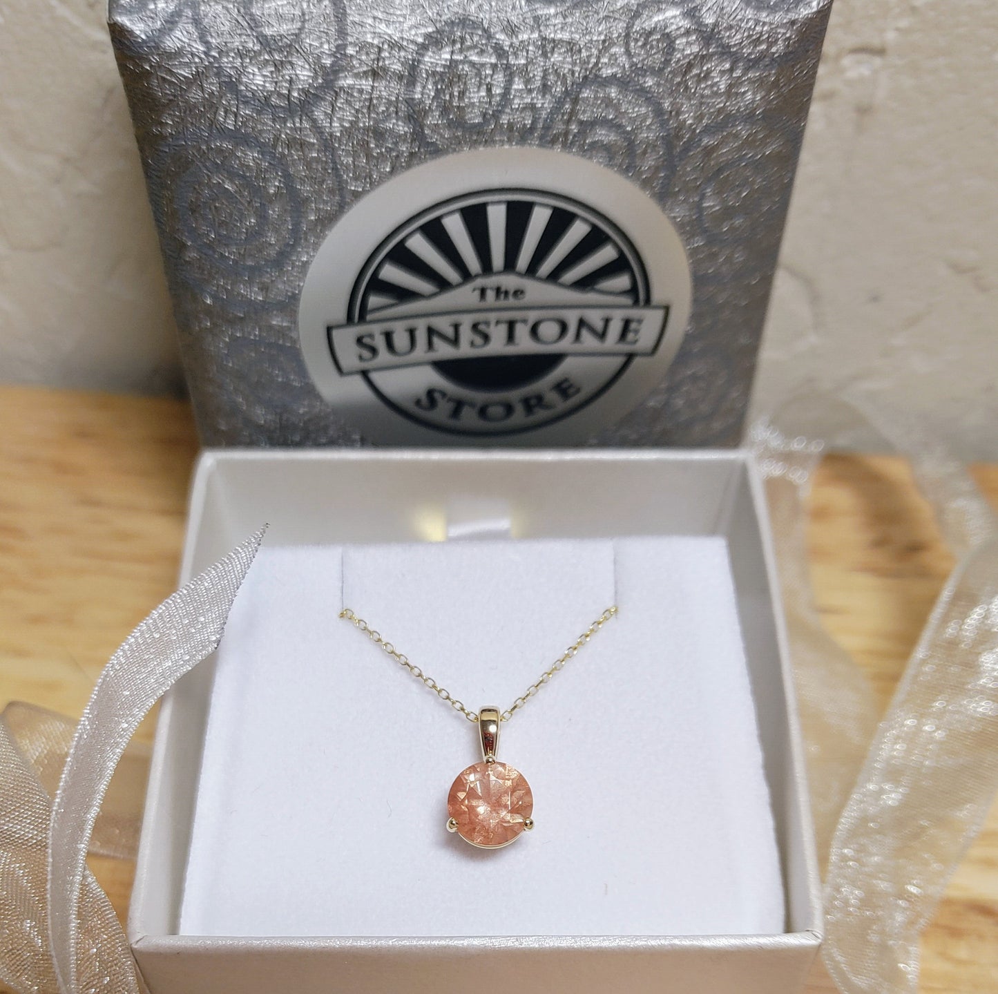 Trinity_peach_yellow_gold_necklace_pendant