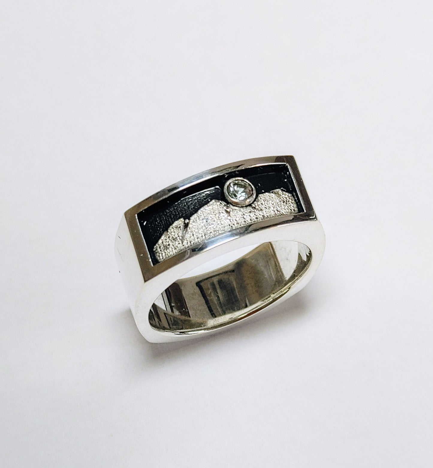 CLOSE OUT-Cascade Mountain Wedding Ring