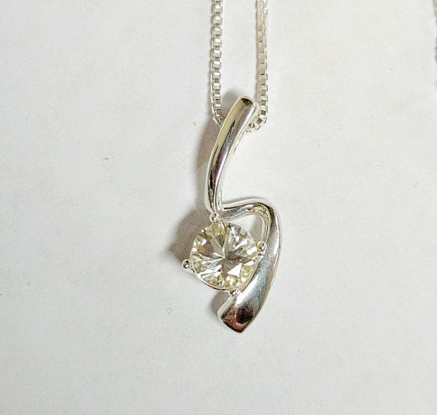 tranquility pendant white champagne