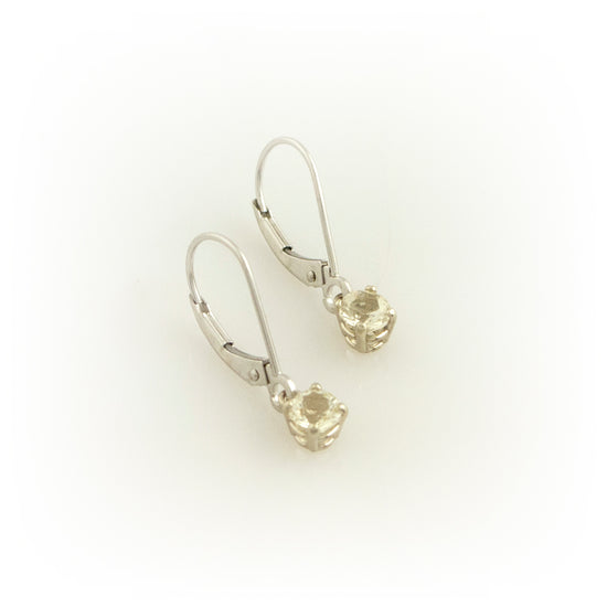 White gold dangle earrings champagne 4mm
