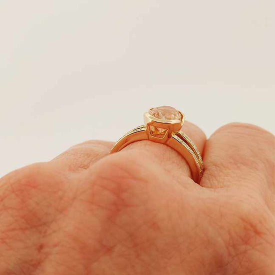 ELEGANT PEACH RING